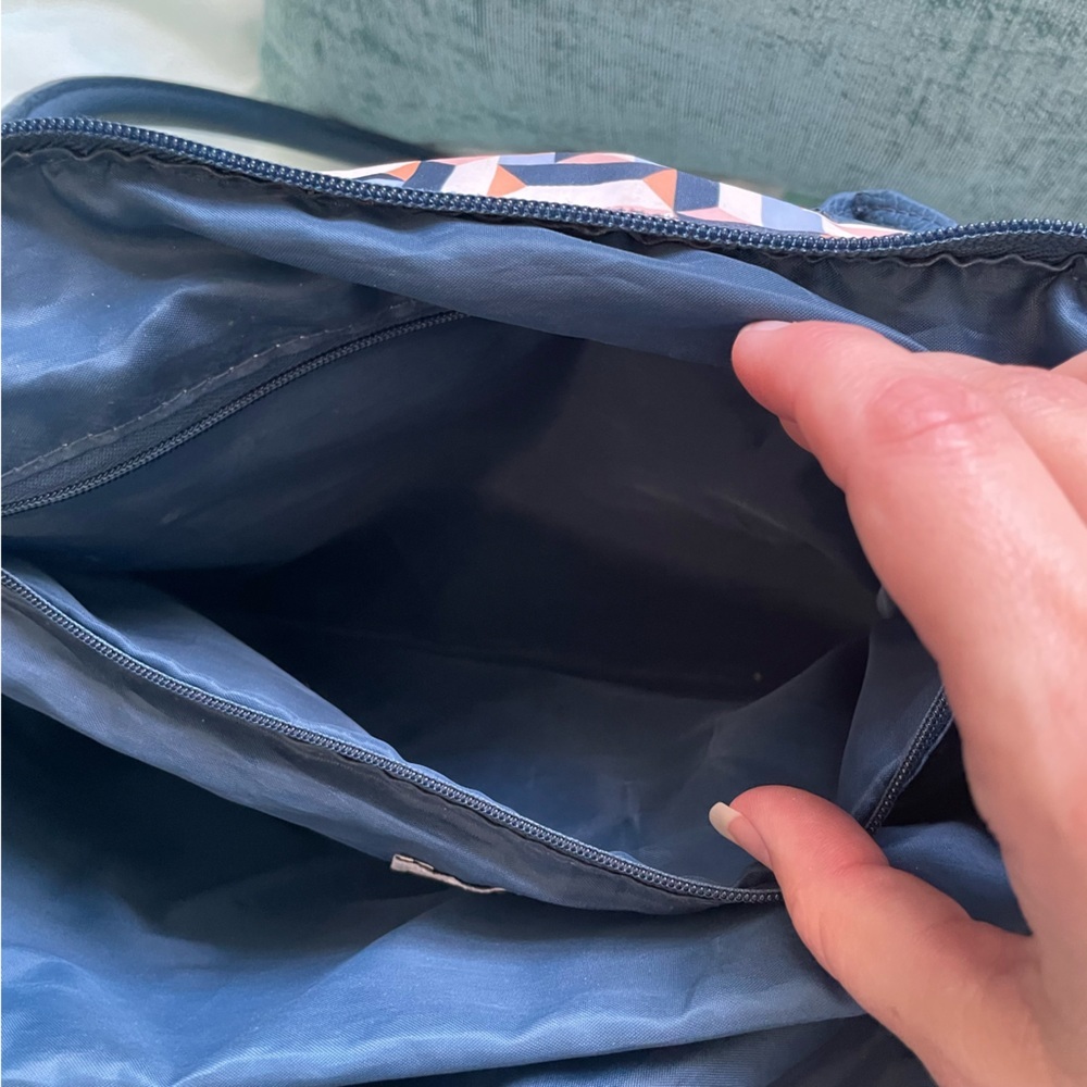 2/$10 A New Day Zippered Tote with laptop compartment - Picture 10 of 12